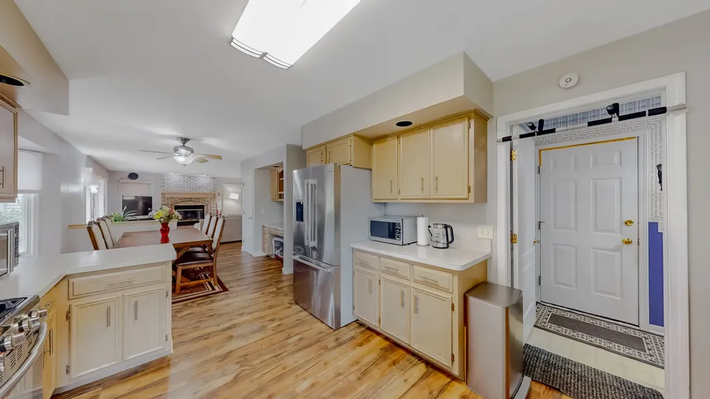 3527 Hobbes Drive Naperville IL 60564