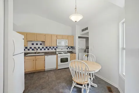 216 Magnolia Drive North Aurora IL 60542