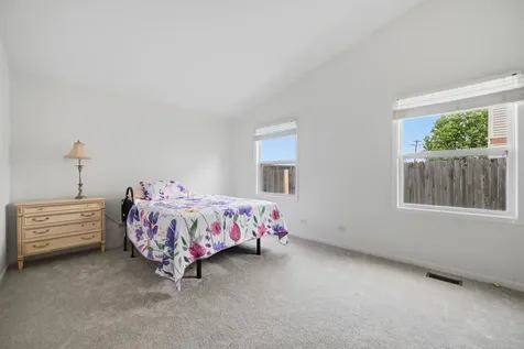 216 Magnolia Drive North Aurora IL 60542