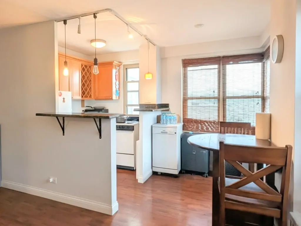 2610 West Balmoral Avenue Chicago IL 60625