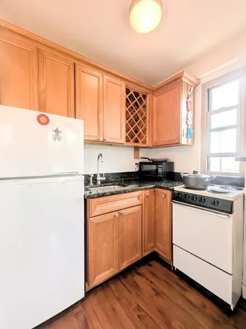 2610 West Balmoral Avenue Chicago IL 60625