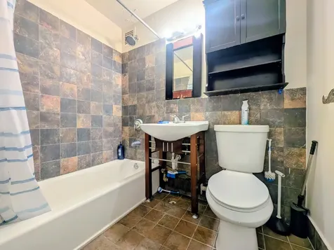 2610 West Balmoral Avenue Chicago IL 60625