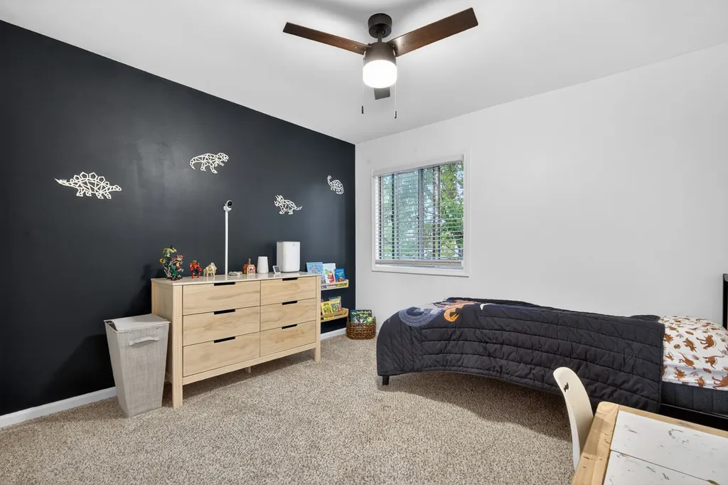452 Minnesota Circle Carol Stream IL 60188