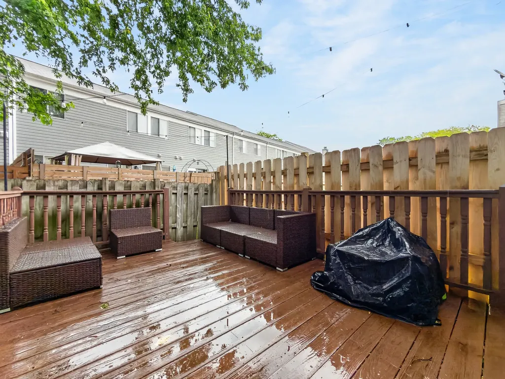 452 Minnesota Circle Carol Stream IL 60188