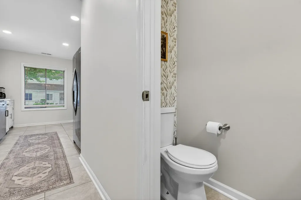 452 Minnesota Circle Carol Stream IL 60188