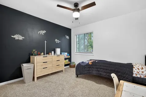 452 Minnesota Circle Carol Stream IL 60188