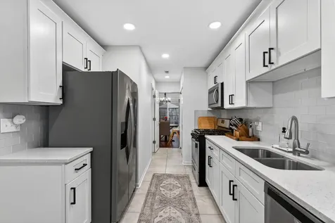 452 Minnesota Circle Carol Stream IL 60188