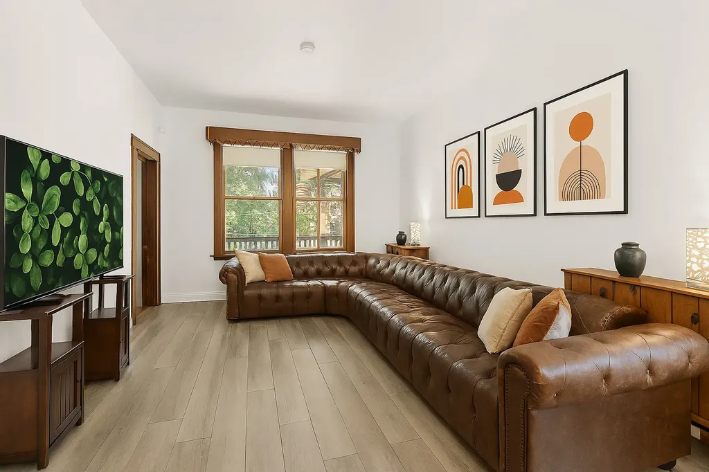 1819 West Cornelia Avenue Chicago IL 60657