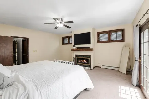 1819 West Cornelia Avenue Chicago IL 60657
