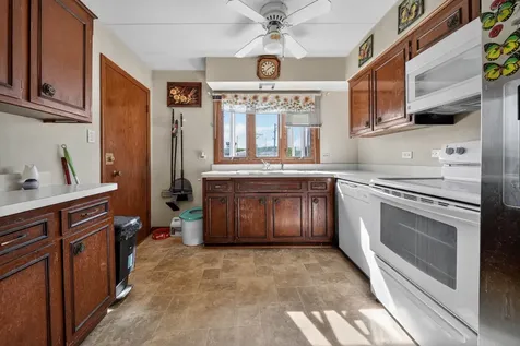 9504 South 86th Avenue Hickory Hills IL 60457