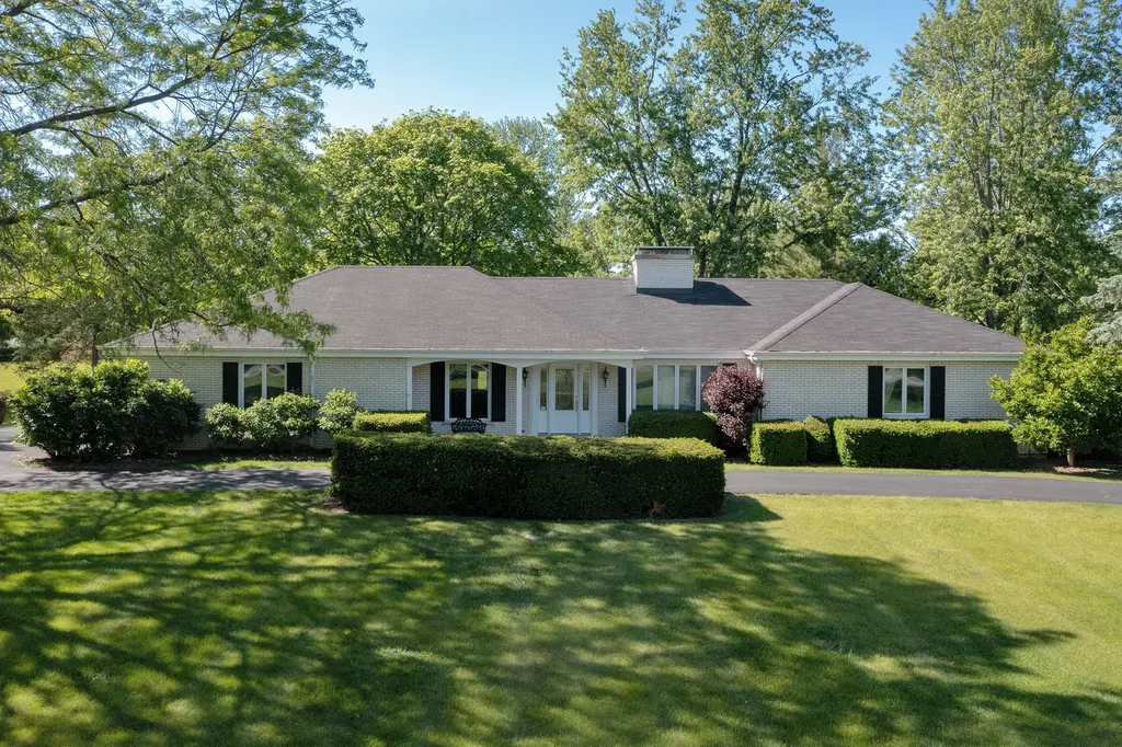1812 Prestwick Drive Inverness IL 60067