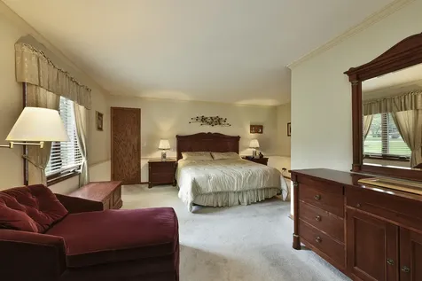 1812 Prestwick Drive Inverness IL 60067
