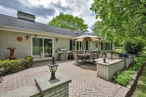 1812 Prestwick Drive Inverness IL 60067