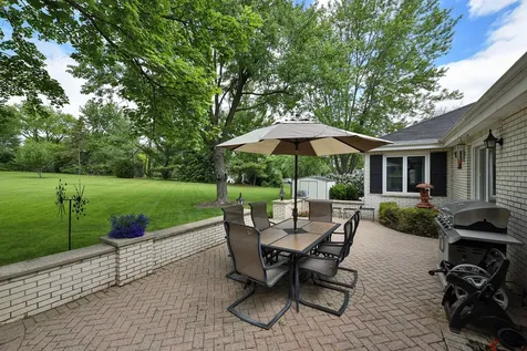 1812 Prestwick Drive Inverness IL 60067