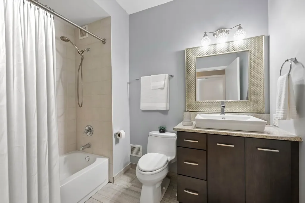 421 West Huron Street Chicago IL 60654