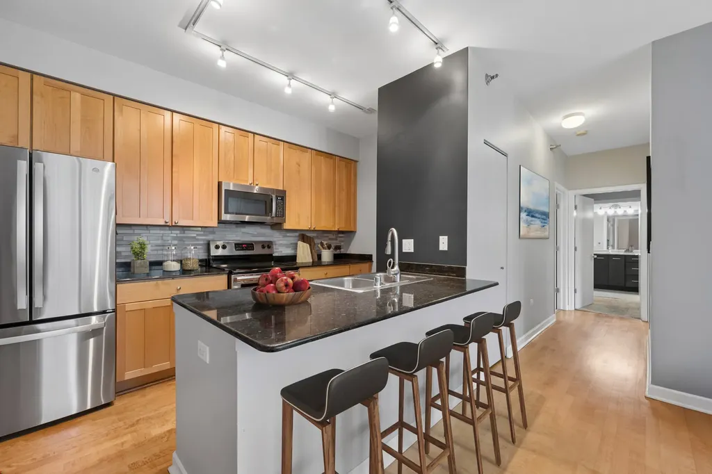 421 West Huron Street Chicago IL 60654