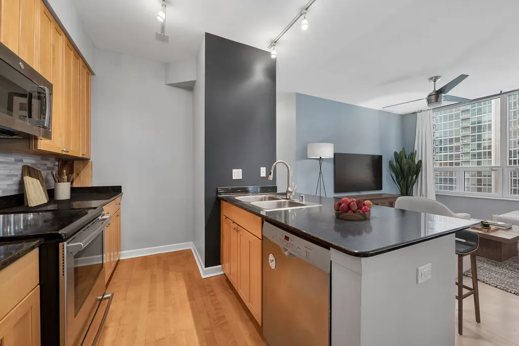 421 West Huron Street Chicago IL 60654