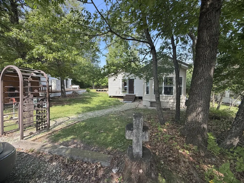 19-63/64 Woodhaven Lakes Sublette IL 61367