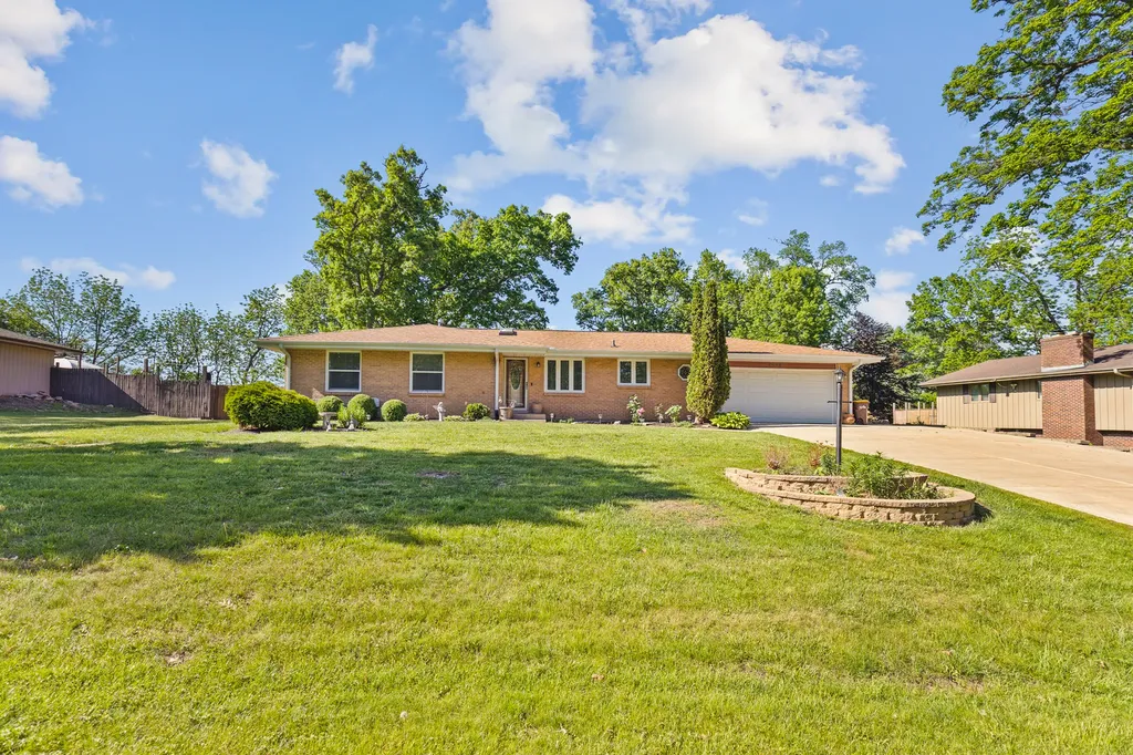 7632 Larwinn Drive Rockford IL 61107