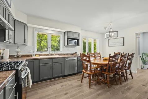 7632 Larwinn Drive Rockford IL 61107