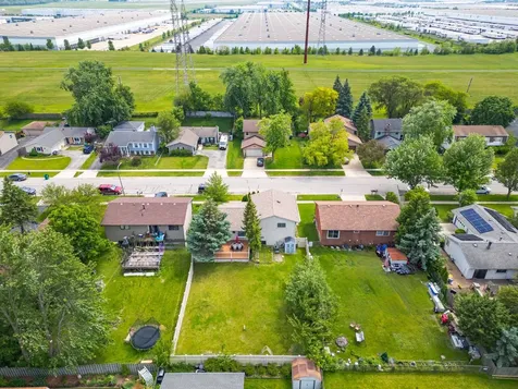 824 Oakton Avenue Romeoville IL 60446
