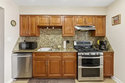 824 Oakton Avenue Romeoville IL 60446