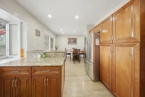 824 Oakton Avenue Romeoville IL 60446