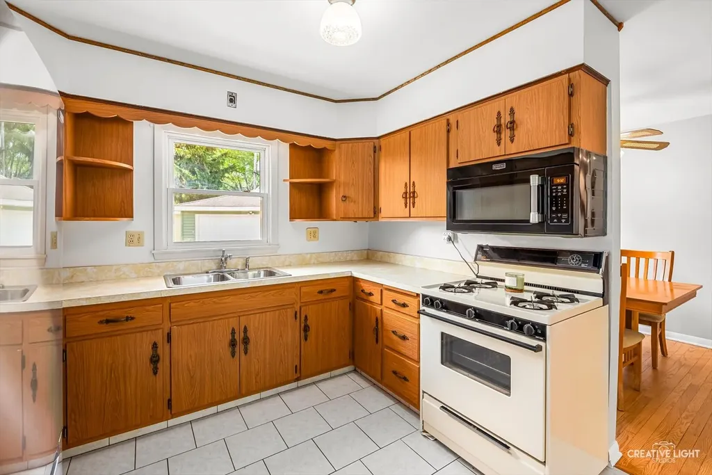 1732 Roanoak Avenue Aurora IL 60506