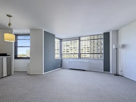 5701 North Sheridan Road Chicago IL 60660