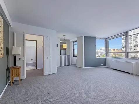 5701 North Sheridan Road Chicago IL 60660
