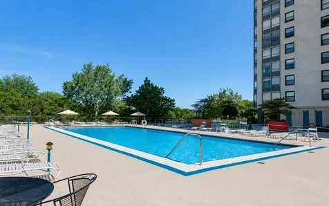 5701 North Sheridan Road Chicago IL 60660