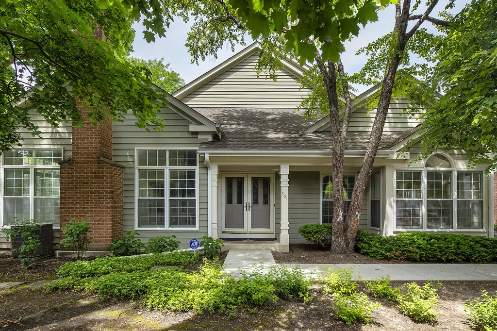 301 Princeton Lane Glenview IL 60026