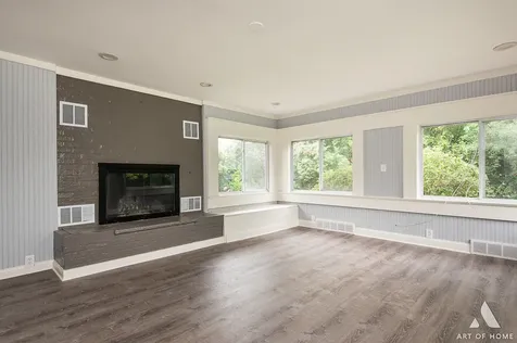923 West Plainfield Road La Grange Highlands IL 60525