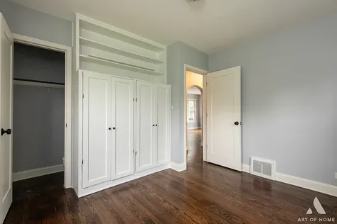 923 West Plainfield Road La Grange Highlands IL 60525
