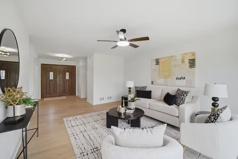 28 Windemere Lane South Barrington IL 60010