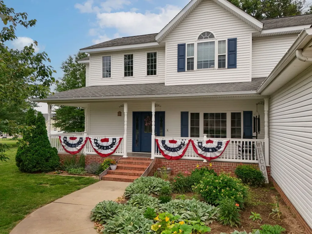 1601 Foxfire Lane Herrin IL 62948