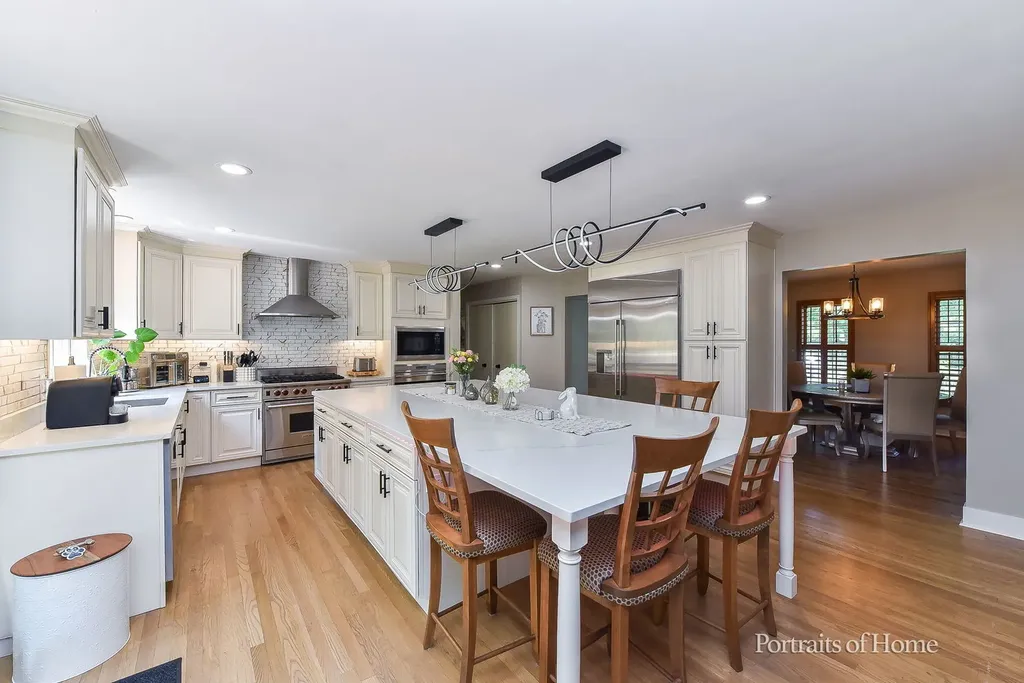 762 Feather Sound Drive Bolingbrook IL 60440