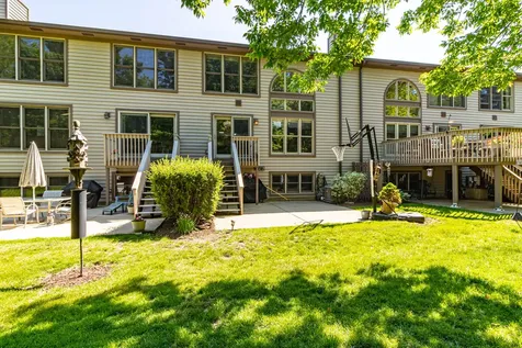 302 Kazimour Drive Lake Barrington IL 60010