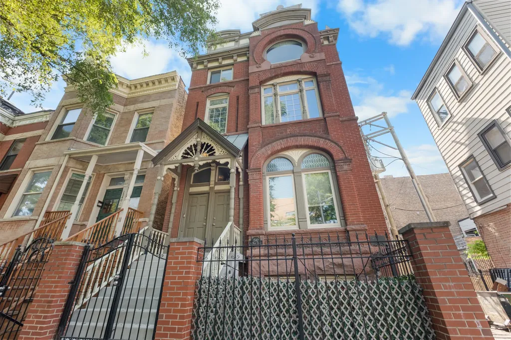 1542 North Wood Street Chicago IL 60622