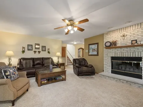 295 West Grandin Road Morris IL 60450