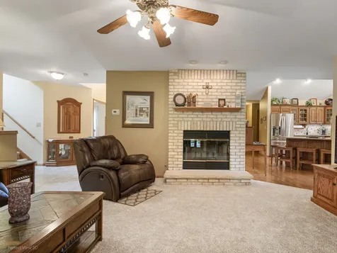 295 West Grandin Road Morris IL 60450