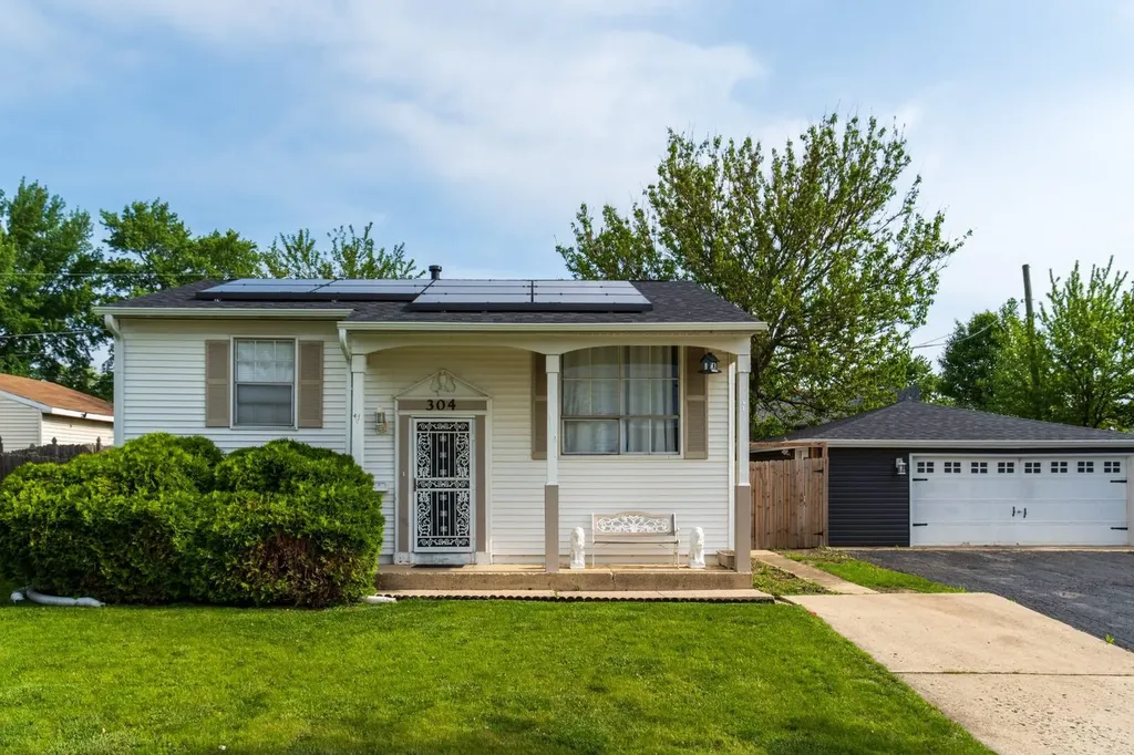304 Hamrick Avenue Romeoville IL 60446