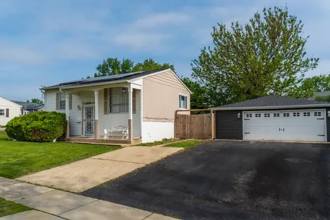 304 Hamrick Avenue Romeoville IL 60446