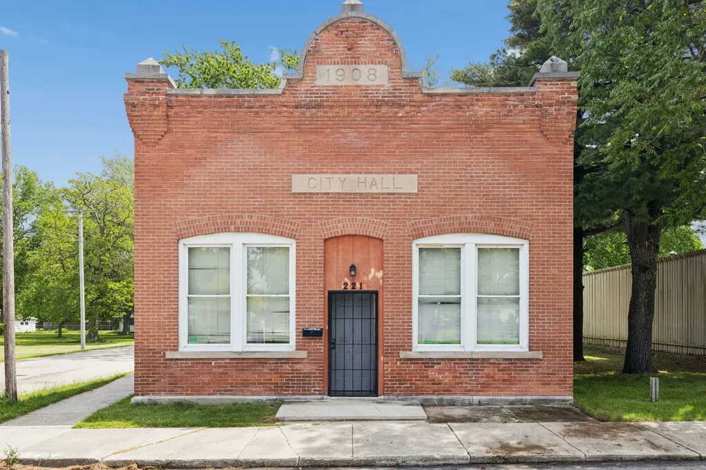221 North Mitchell Street Braceville IL 60407