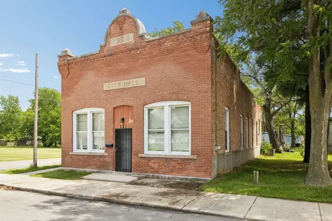 221 North Mitchell Street Braceville IL 60407