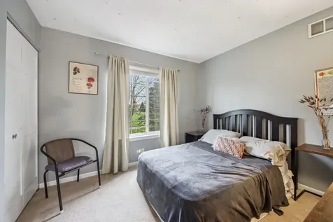 533 Rose Lane Bartlett IL 60103