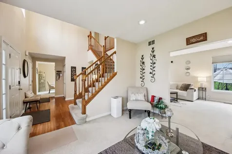 533 Rose Lane Bartlett IL 60103