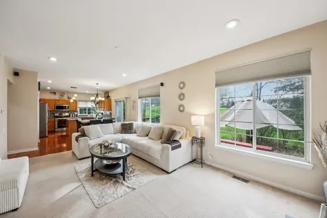 533 Rose Lane Bartlett IL 60103