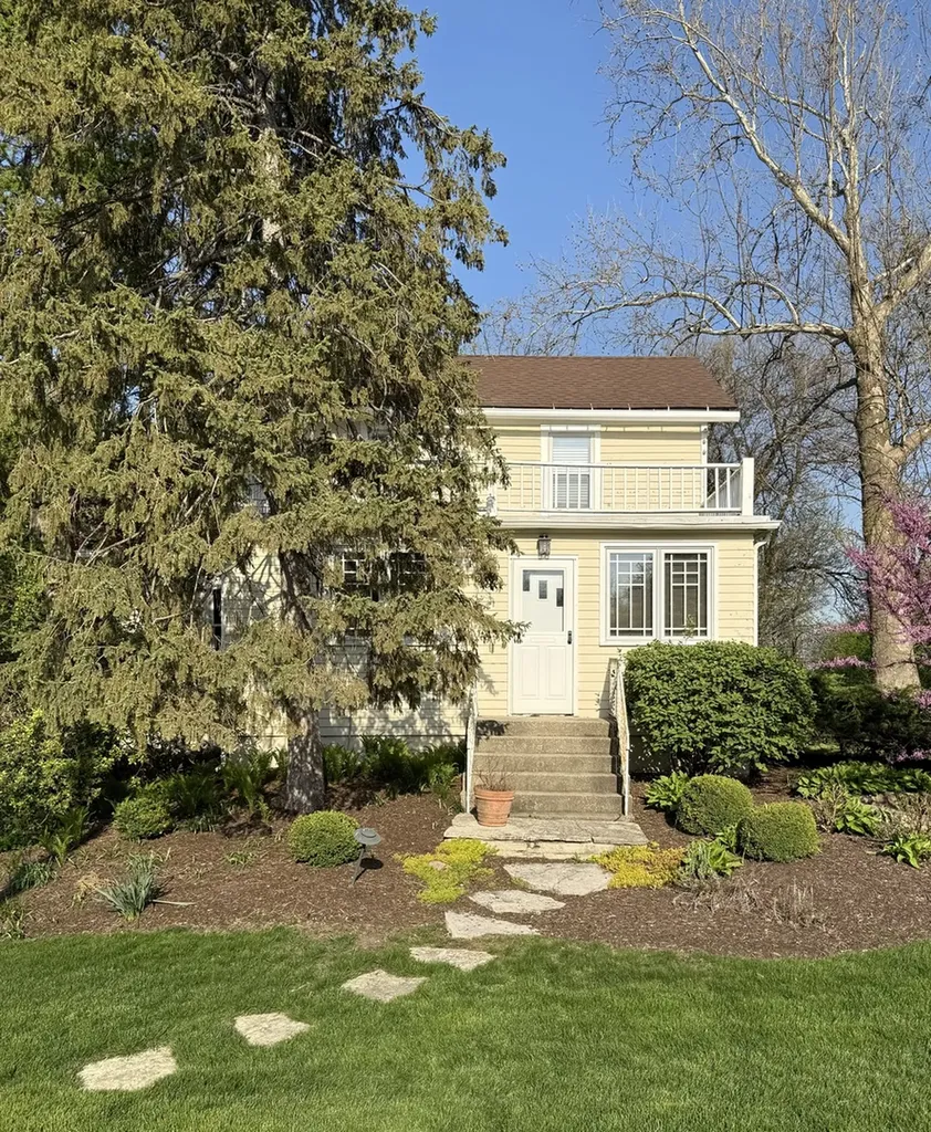 3961 Fairview Avenue Downers Grove IL 60515