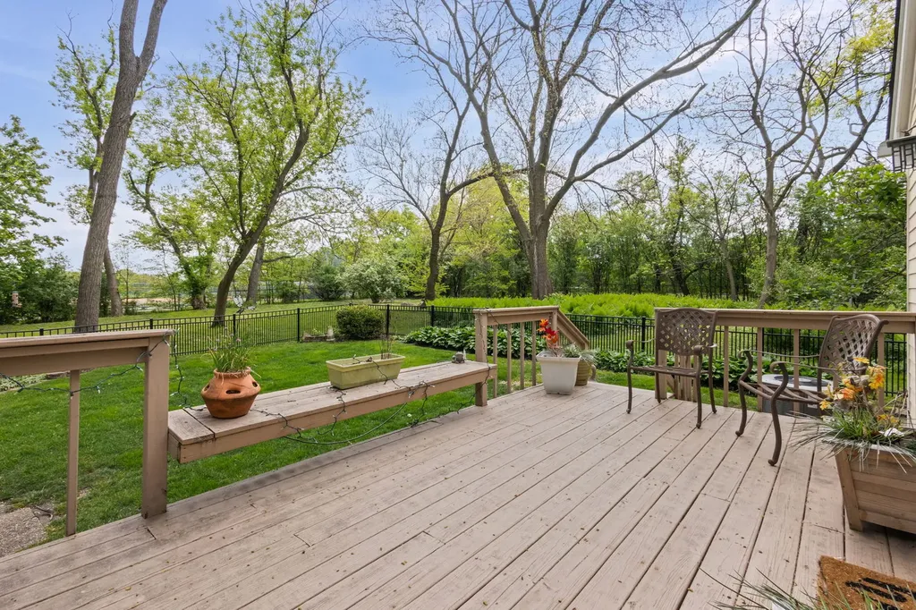 3961 Fairview Avenue Downers Grove IL 60515